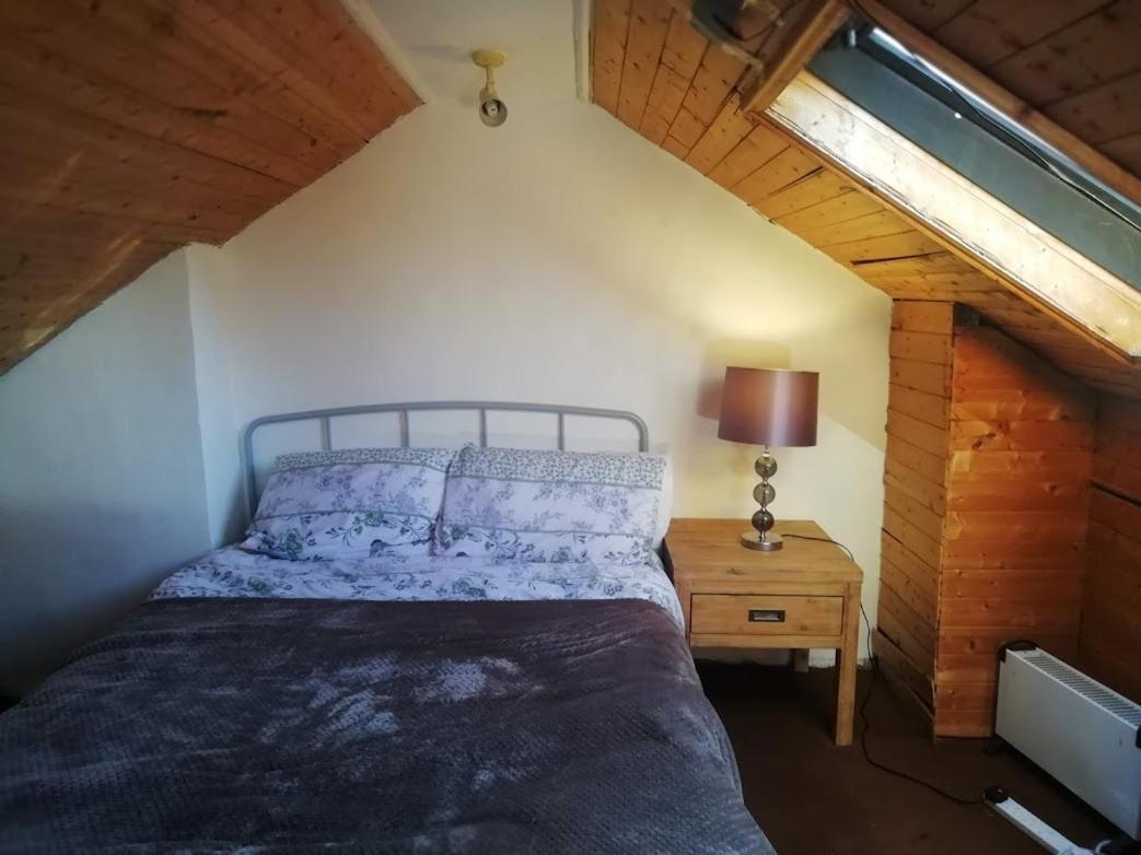 Apartmán Cozy Loft In Bushey, 20 Mins By Train To Euston London Exteriér fotografie