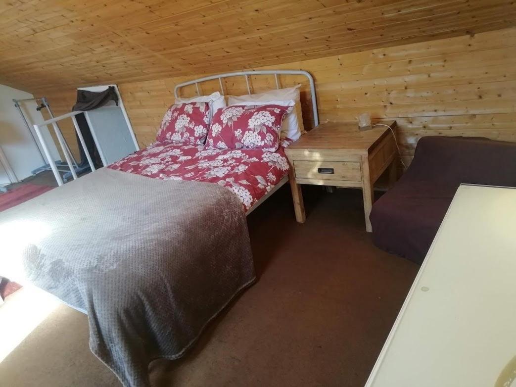 Apartmán Cozy Loft In Bushey, 20 Mins By Train To Euston London Exteriér fotografie