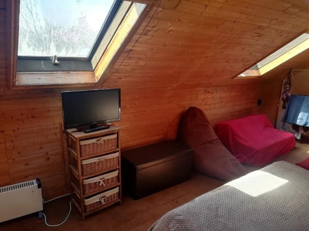 Apartmán Cozy Loft In Bushey, 20 Mins By Train To Euston London Exteriér fotografie