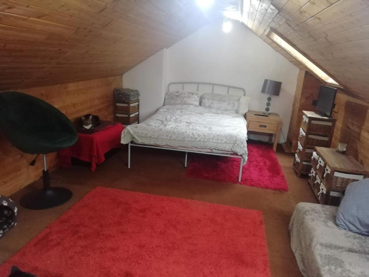 Apartmán Cozy Loft In Bushey, 20 Mins By Train To Euston London Exteriér fotografie
